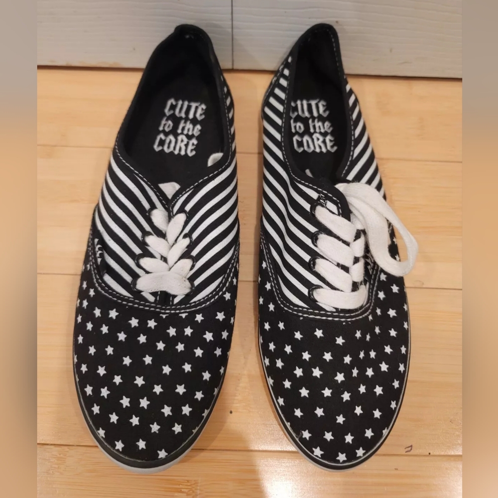 Cute to the Core Black & white stars stripes shoes sneaker lace up flats 8 - Picture 7 of 7